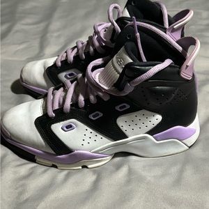 Girls Jordan’s size 5.5 Y